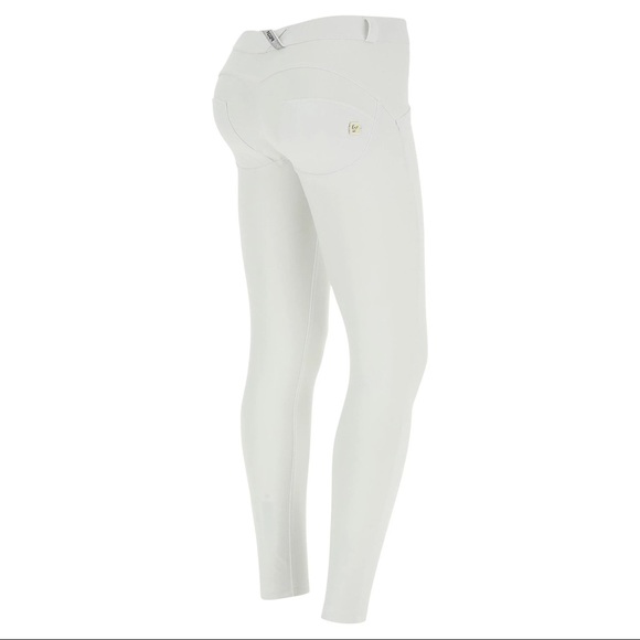 Freddy’s D.I.W.O Pro SMALL - Picture 2 of 3